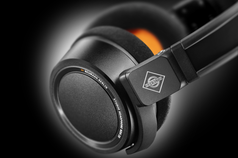 NDH-20-Black-Edition-Macro2b_Neumann-Headphone