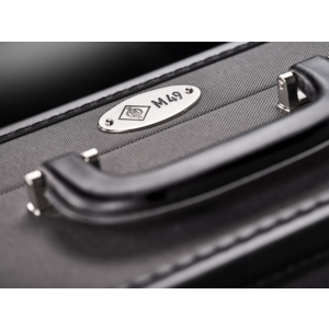 M-49-V-Case-Macro1_Neumann-Studio-Tube-Microphone_G