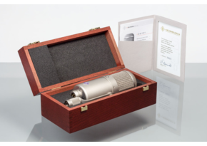 U-47-fet-Packaging_Neumann-Studio-Microphone_P